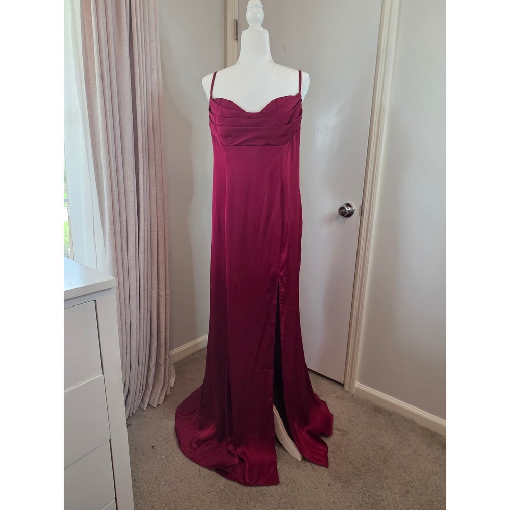Barbie Azazie NWT Wynni Gown Dress Burgundy Formal Wedding Autumn Homecoming - Picture 14 of 14